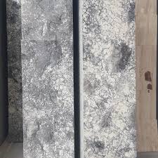 تصویر 4 از سنگ مرمریت گلدن بلک کاشان مقاوم‌ سازی‌ شده ضد لغزش